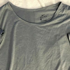BRAND NEW Women’s Nike DRI FIT Yoga Top Size Large